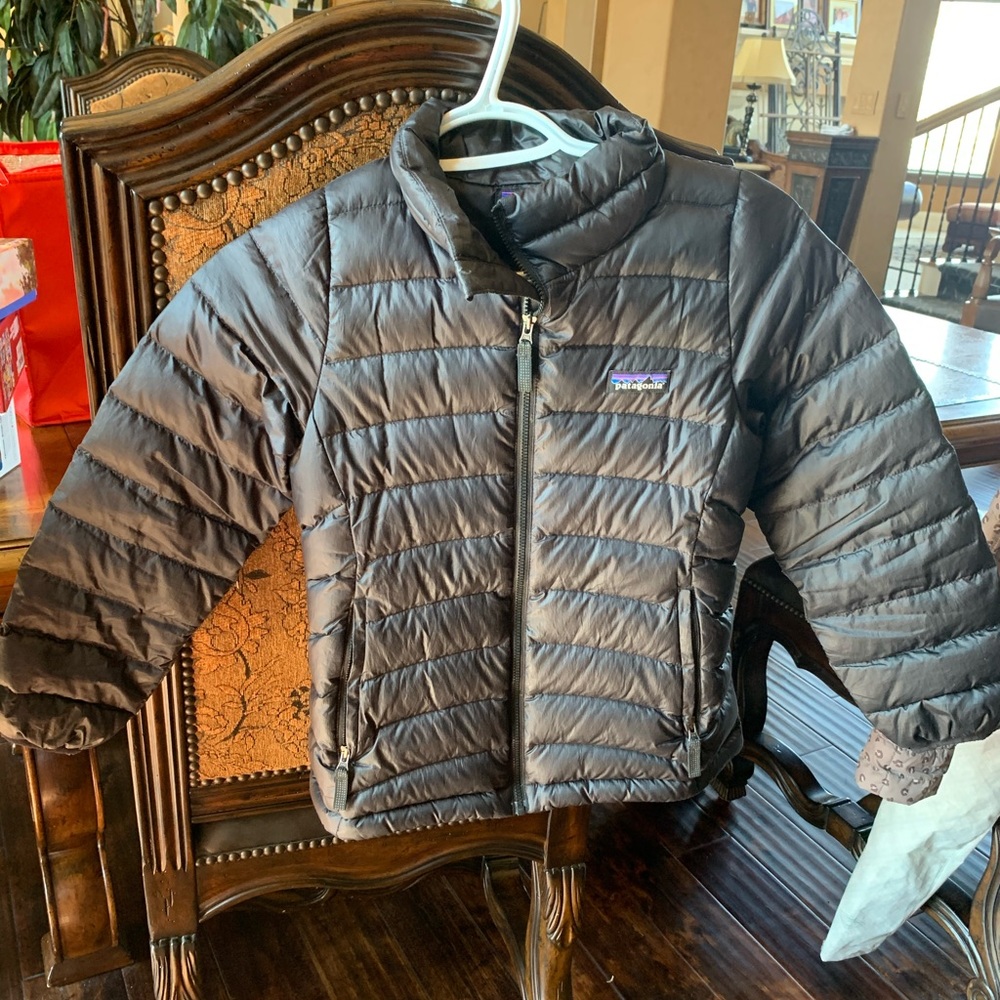 Black patagonia- childs